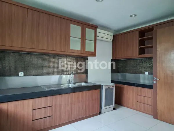 image RUMAH MEWAH 3 LANTAI DENGAN ROOFTOP VIEW SKYLINE KUNINGAN JAKARTA SELATAN (5)