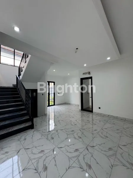 image RUMAH BARU BANGUNAN MANDIRI 3 LANTAI DEKAT AEON MALL & PINTU TOLL BSD DESIGN AMERICAB CLASSIC, BSD CITY (4)