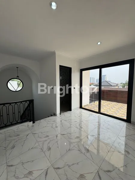 image RUMAH BARU BANGUNAN MANDIRI 3 LANTAI DEKAT AEON MALL & PINTU TOLL BSD DESIGN AMERICAB CLASSIC, BSD CITY (8)