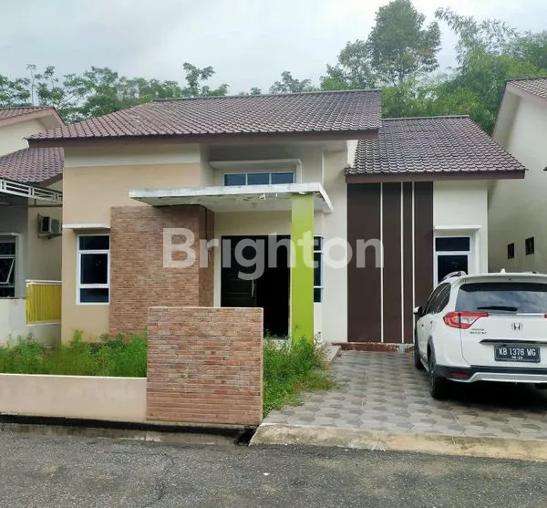 RUMAH MEWAH 3KT PONTIANAK, SHM, SIAP HUNI