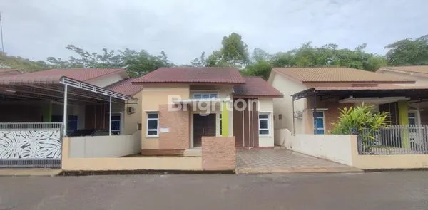 image RUMAH MEWAH 3KT PONTIANAK, SHM, SIAP HUNI (3)