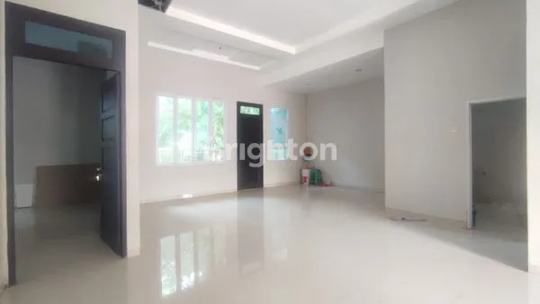 image RUMAH MEWAH 3KT PONTIANAK, SHM, SIAP HUNI (7)