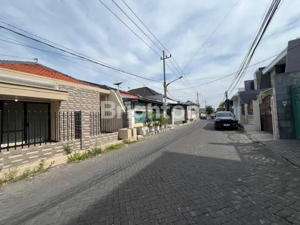 image RUMAH DI LEBAK INDAH SURABAYA TIMUR  (2)