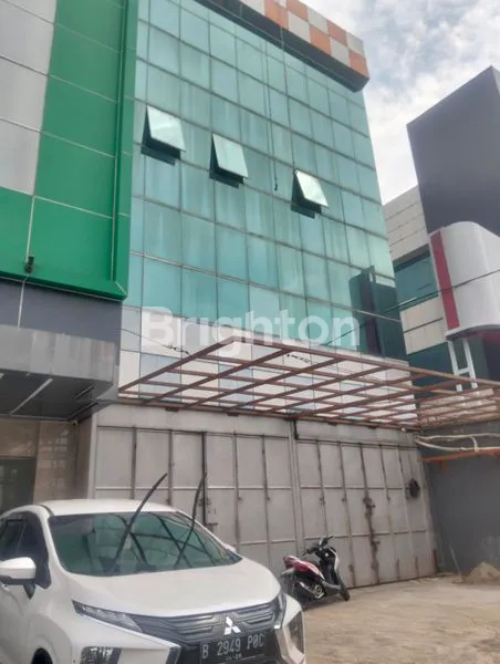 RUKO 5 LANTAI BAGUS BARU RENOVASI PINGGIR JALAN PETAMBURAN