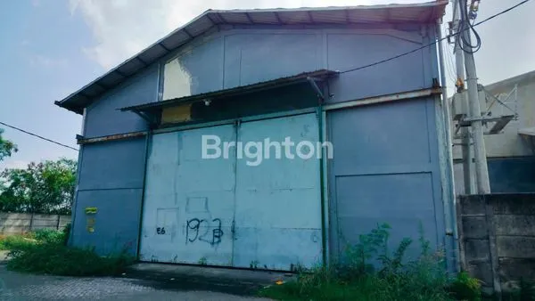 image GUDANG DALAM KOMPLEK DEKAT PELABUHAN (1)