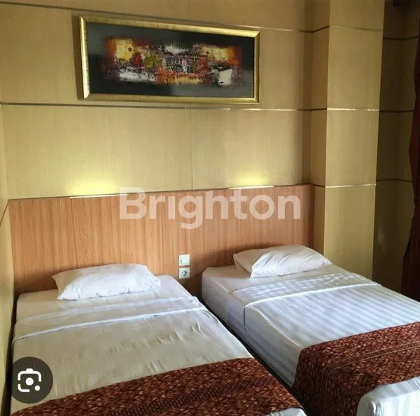 image HOTEL DI JUAL LOKASI STRATEGIS, PARKIRAN LUAS DAN  MASIH AKTIF (4)