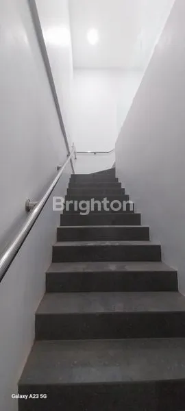 image DIJUAL RUMAH MANYAR JAYA ROW 3 MOBIL (5)