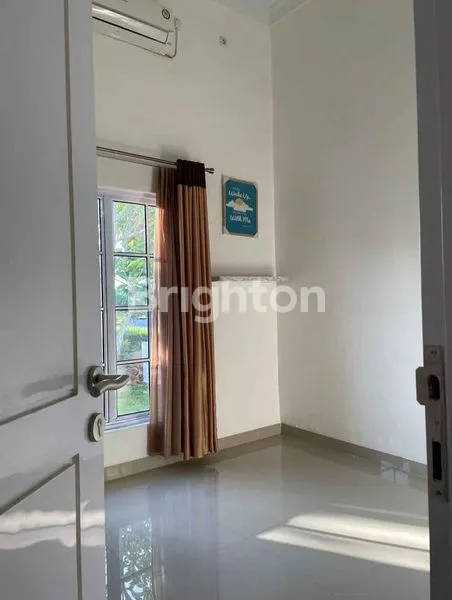 image RUMAH MEWAH 4KT SEMI-FURNISHED DI SOEKARNO HATTA, DEKAT MALL (4)