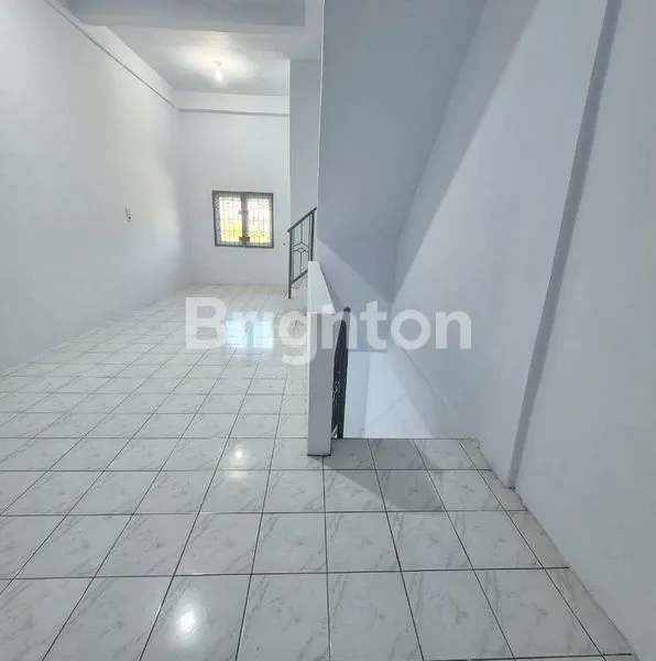 image RUMAH 2.5 LANTAI SIAP HUNI DI KRAKATAU, MEDAN - BARU DIRENOVASI (3)