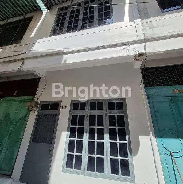 image RUMAH 2.5 LANTAI SIAP HUNI DI KRAKATAU, MEDAN - BARU DIRENOVASI (4)