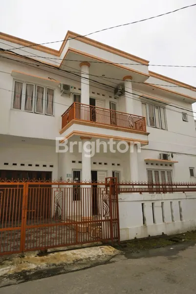 RUMAH 2 LANTAI SIAP HUNI DEKAT FASILITAS UMUM & STRATEGIS DI DEPOK