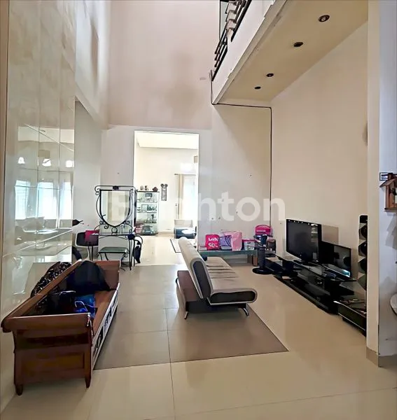 image DIJUAL RUMAH HOOK / POSISI SUDUT LEBAR TANAH 20 METER  (2)