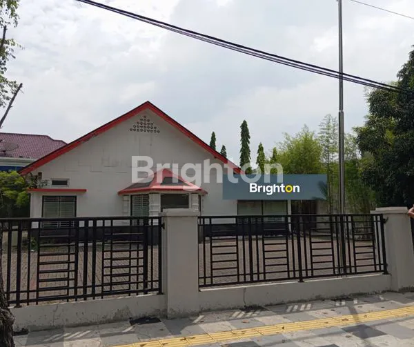 RUMAH MEWAH 1344M² STRATEGIS DEKAT SUN PLAZA MEDAN POLONIA