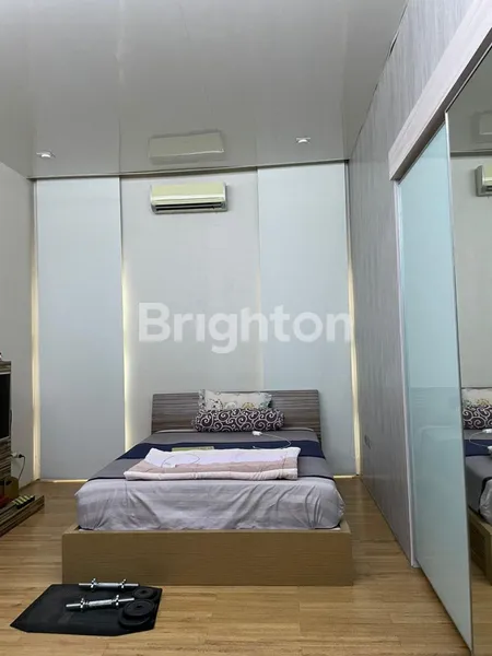 image GARASI 9 MOBIL MEWAH ROW 4 DKT BABATAN PANTAI,WISMA PERMAI,SUTOREJO PRIMA,MULYOSARI,MANYAR KERTOADI,DHARMAHUSADA INDAH,WISMA MUKTI,KLAMPIS ANOM,KERTAJAYA INDAH,MITRA KELUARGA KENJERAN,RSIA KENDANGSARI MERR,MUHAMMADIYAH,AL AZHAR,UNAIR,ITS,PANTAI MENTARI (7)