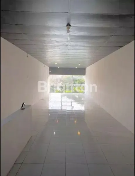 image TEMPAT USAHA DI PUSAT KERAMAIAN KOTA (2)