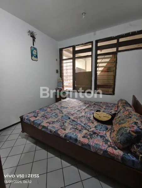 image RUNGKUT ASRI BUTUH RENOVASI ROW JALAN LEBAR ONE GATE SYSTEM STRATEGIS SELANGKAH KE MERR TOL WARU RUNGKUT INDUSTRI GALAXY MALL (4)