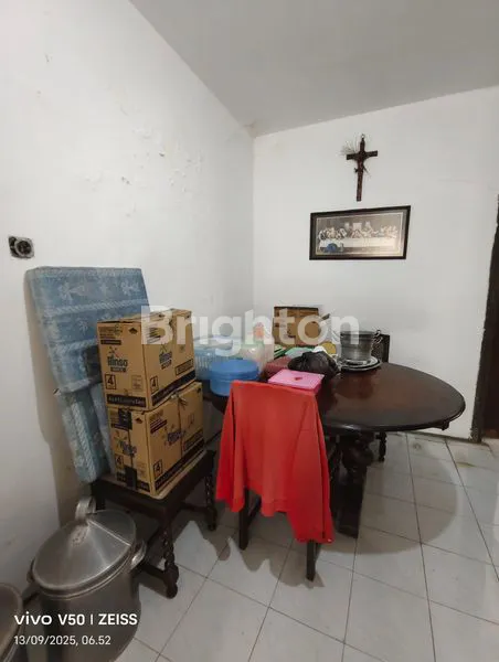 image RUNGKUT ASRI BUTUH RENOVASI ROW JALAN LEBAR ONE GATE SYSTEM STRATEGIS SELANGKAH KE MERR TOL WARU RUNGKUT INDUSTRI GALAXY MALL (8)