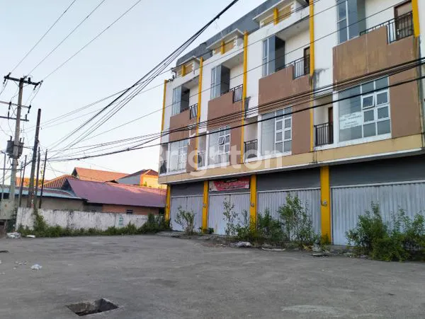 image RUKO 6 PINTU 3 LANTAI JALAN PESUT TENGGARONG (3)