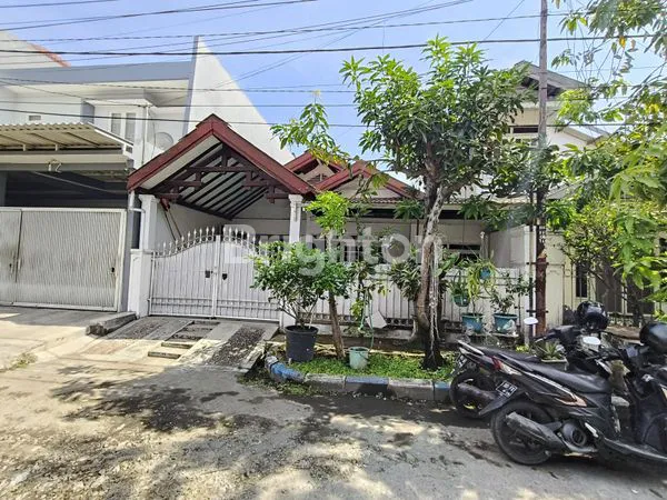 image HITUNG TANAH RUMAH 1 LANTAI BARUK SELANGKAH KE RAYA MERR (2)