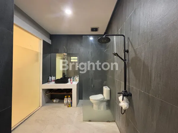 image RUMAH DI SEMOLOWARU ELOK SURABAYA TIMUR STRATEGIS NYAMAN AMAN (3)