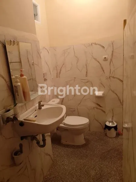 image RUMAH MEWAH 150M² DI JALAN UTAMA BLITAR, HALAMAN LUAS 381M² (4)