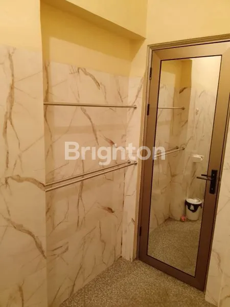 image RUMAH MEWAH 150M² DI JALAN UTAMA BLITAR, HALAMAN LUAS 381M² (1)