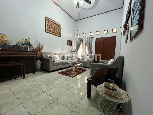 image RUMAH BESAR LT. 337 (12,3 X 27,4),  3 KT, 4 KM. (3)