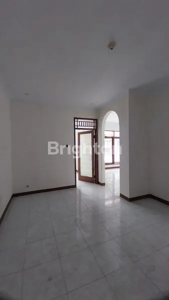 image DI SEWAKAN RUMAH KEBON JERUK JAKARTA  BARAT (3)