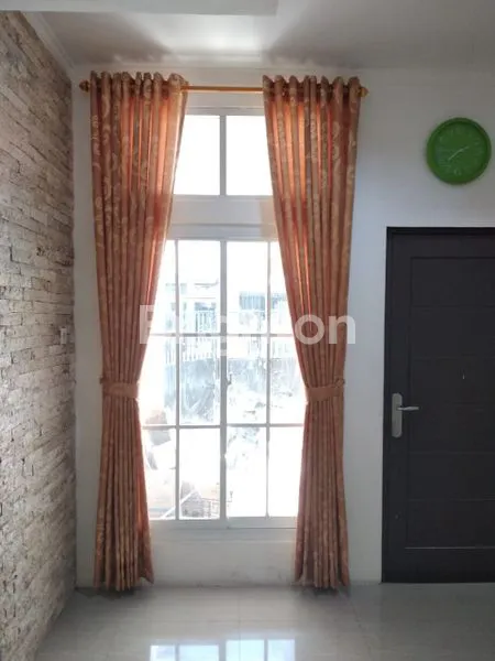 image RUMAH 3,5 LANTAI SIAP HUNI (4)