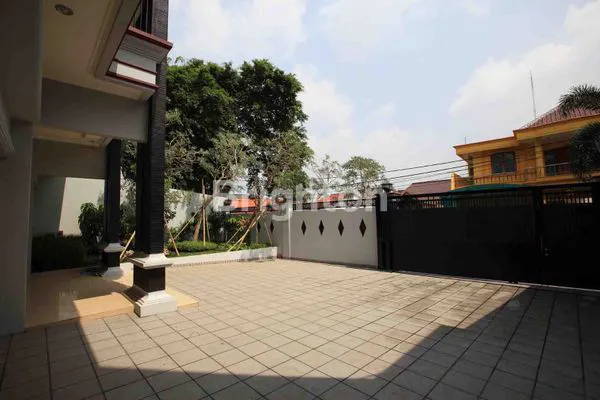 image RUMAH KAWASAN ELITE KEBUN JERUK (3)