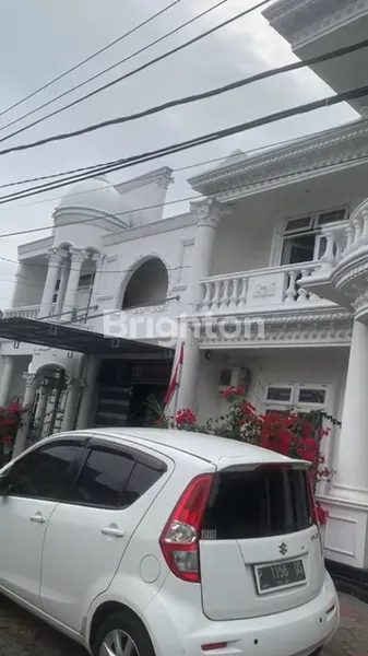 image RUMAH MEWAH 2 LANTAI DI ARAYA MALANG DENGAN KOLAM RENANG (3)