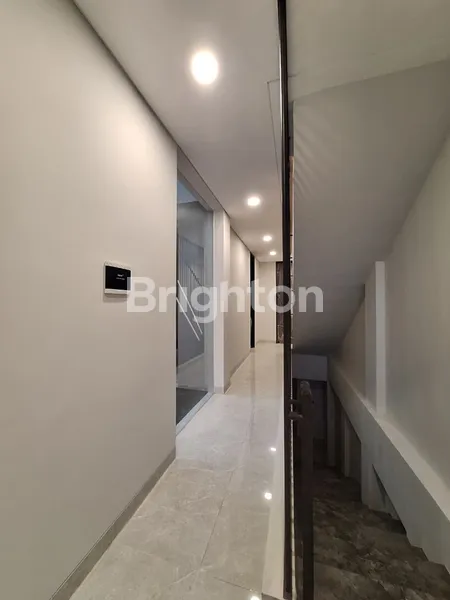 image RUMAH MINIMALIS DI CITRALAND SURABAYA (2)