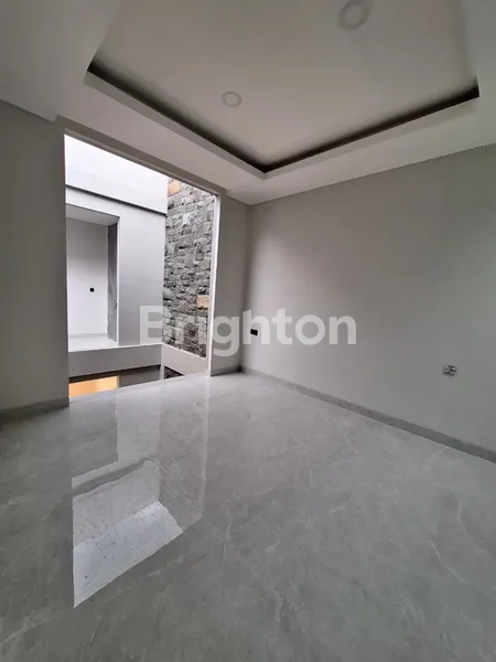 image RUMAH MINIMALIS DI CITRALAND SURABAYA (3)
