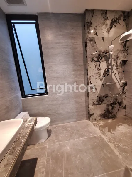 image RUMAH MINIMALIS DI CITRALAND SURABAYA (8)