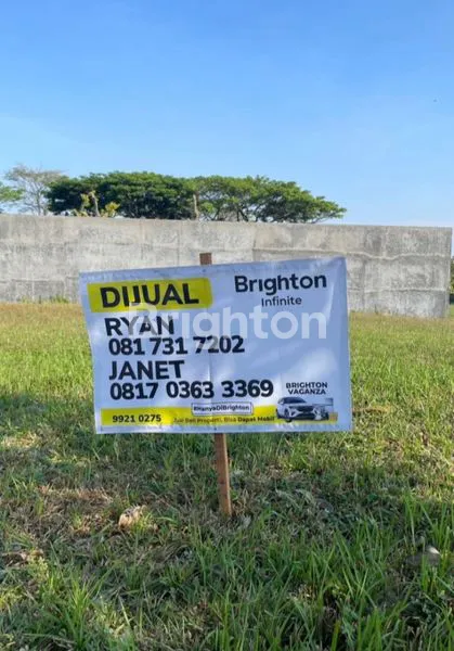 image TANAH KAVLING SOHO GRAHA FAMILY SURABAYA BARAT JAWA TIMUR. DEKAT CITRALAND, LOOP PLAZA GRAHA FAMILY, AKSES TOLL, PAKUWON MALL, MAYJEN SUNGKONO. FASILITAS SUPER LENGKAP. HARGA TERJANGKAU (1)