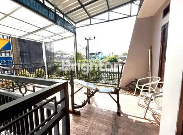 image RUMAH TERAWAT DUA LANTAI (7)