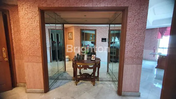 APARTEMEN REGENCY MEWAH 160M² VIEW KOTA, 4KT DI TUNJUNGAN PLAZA