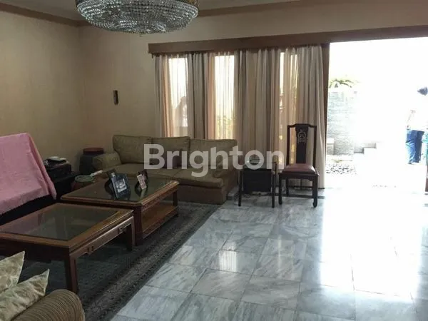 image RUMAH HOEK NYAMAN LUAS DI CILANDAK JAKARTA SELATAN (3)