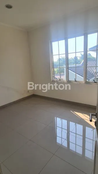 image RUMAH HUNIAN 2 LANTAI DI SUVARNA SUTERA TANGERANG (3)