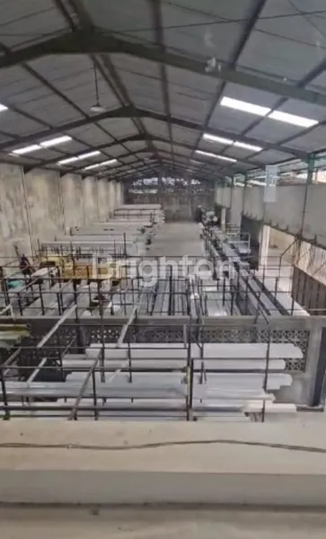 image GUDANG TENGAH KOTA LOKASI TERBAIK (1)