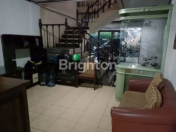 image RUKOS 3 LANTAI STRATEGIS DI PUSAT KOTA SEMARANG, DEKAT SEKOLAH ELITE (4)