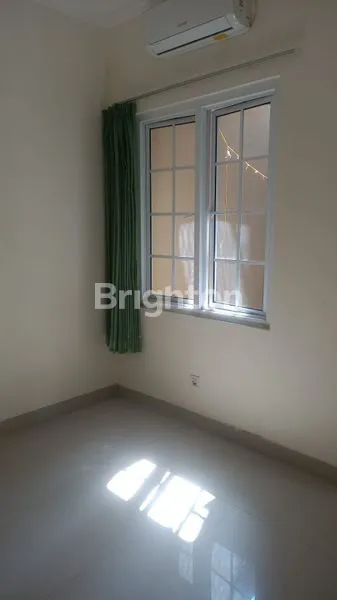 image DISEWAKAN RUMAH DI PARAMOUNT VILLAGE (3)