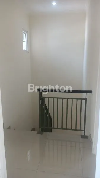 image DISEWAKAN RUMAH DI PARAMOUNT VILLAGE (6)