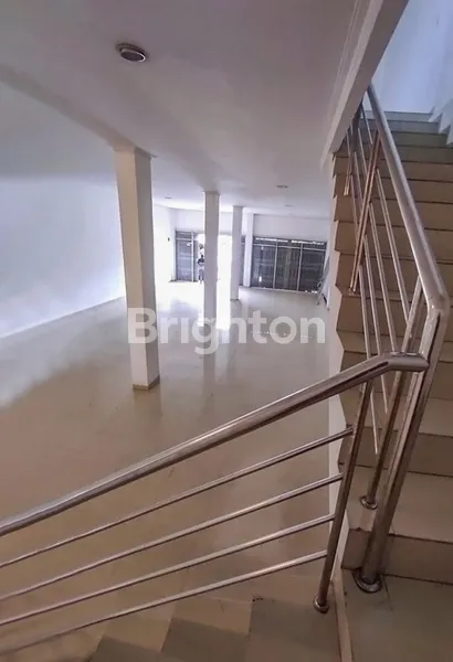 image RUKO GANDENG 2 PINTU 3 LANTAI PINGGIR JALAN TEUKU UMAR (5)