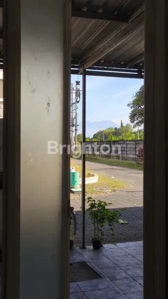 image RUMAH SIAP HUNI DENGAN VIEW GUNUNG, LOKASI STRATEGIS DI PURI SURYA JAYA, SIDOARJO  (8)