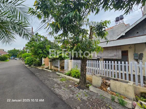 image RUMAH LAMA LOKASI STRATEGIS SAMPING SEKOLAH LOYOLA TENGAH KOTA SEMARANG (1)