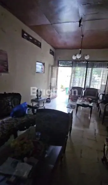 image RUMAH LAMA LOKASI STRATEGIS SAMPING SEKOLAH LOYOLA TENGAH KOTA SEMARANG (5)