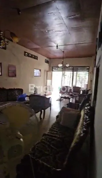 image RUMAH LAMA LOKASI STRATEGIS SAMPING SEKOLAH LOYOLA TENGAH KOTA SEMARANG (6)