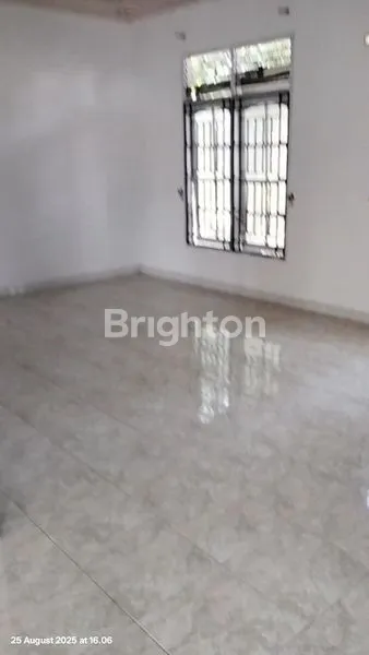 image RUMAH BESAR DEKAT SEKUNTUM (3)