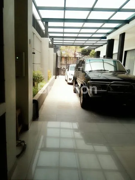 image RUMAH MEWAH 7 KAMAR TIDUR DI PERUM PURI GADING, JIMBARAN (3)